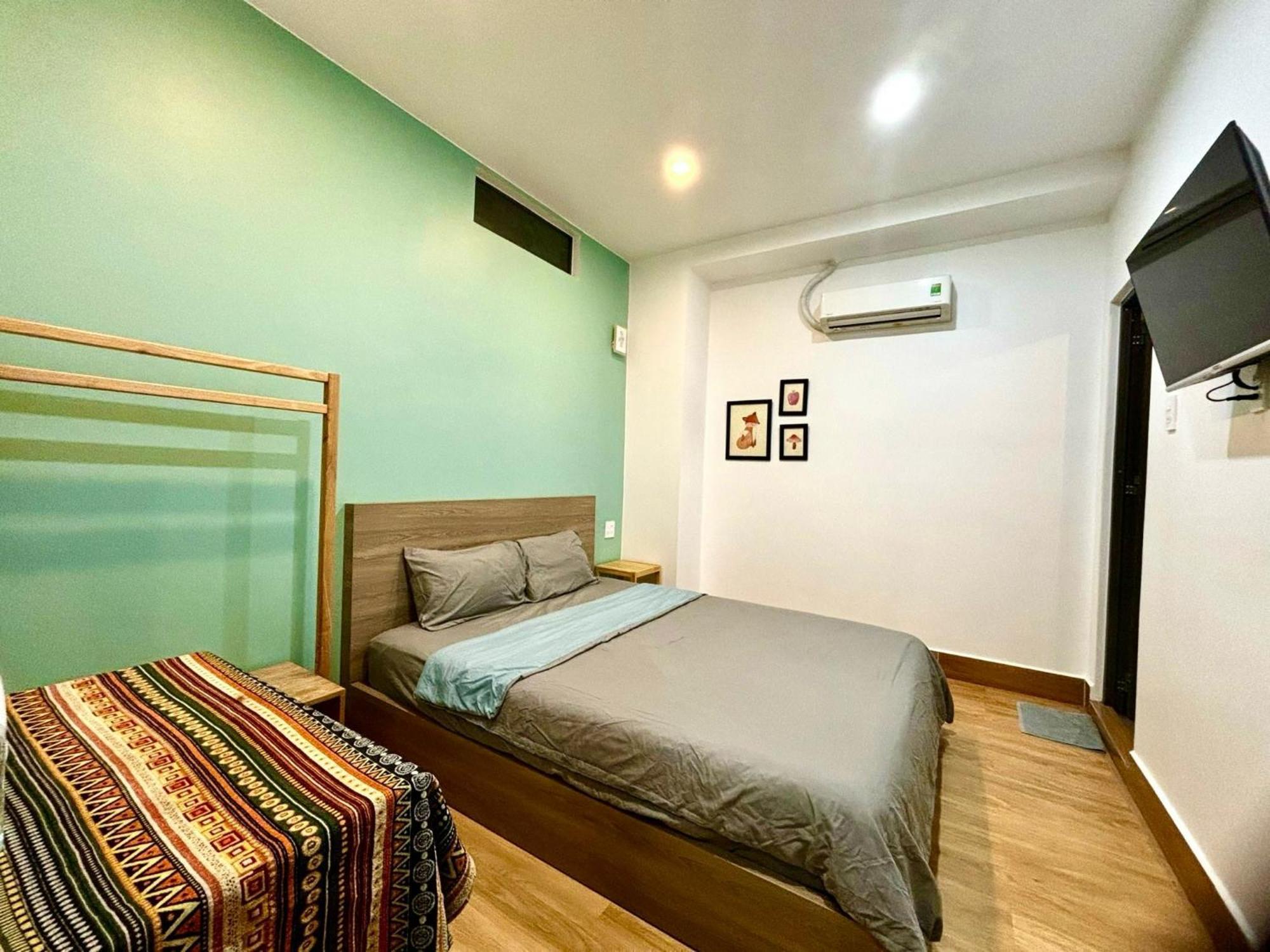 Stay Hostel 2 - 350M From The Ferry 락자 외부 사진
